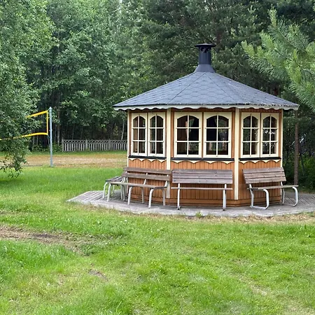 Lena Villa *